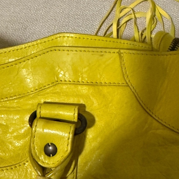 Balenciaga Medium Le City Citron Yellow Shoulder Bag with mirror - Picture 3 of 16